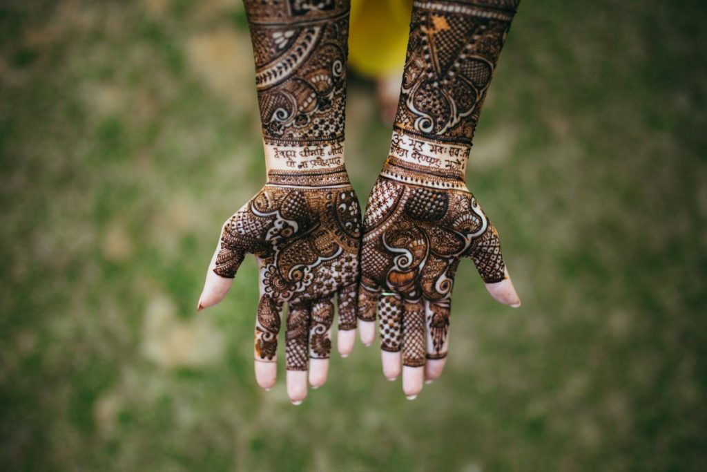 Love Note for Groom in Mehndi Design